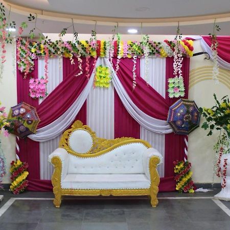Shourya Hotel And Banquet Noida Kültér fotó