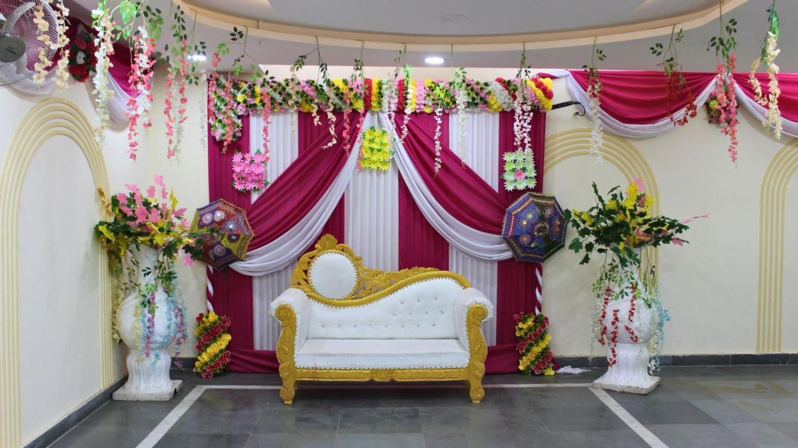 Shourya Hotel And Banquet Noida Kültér fotó